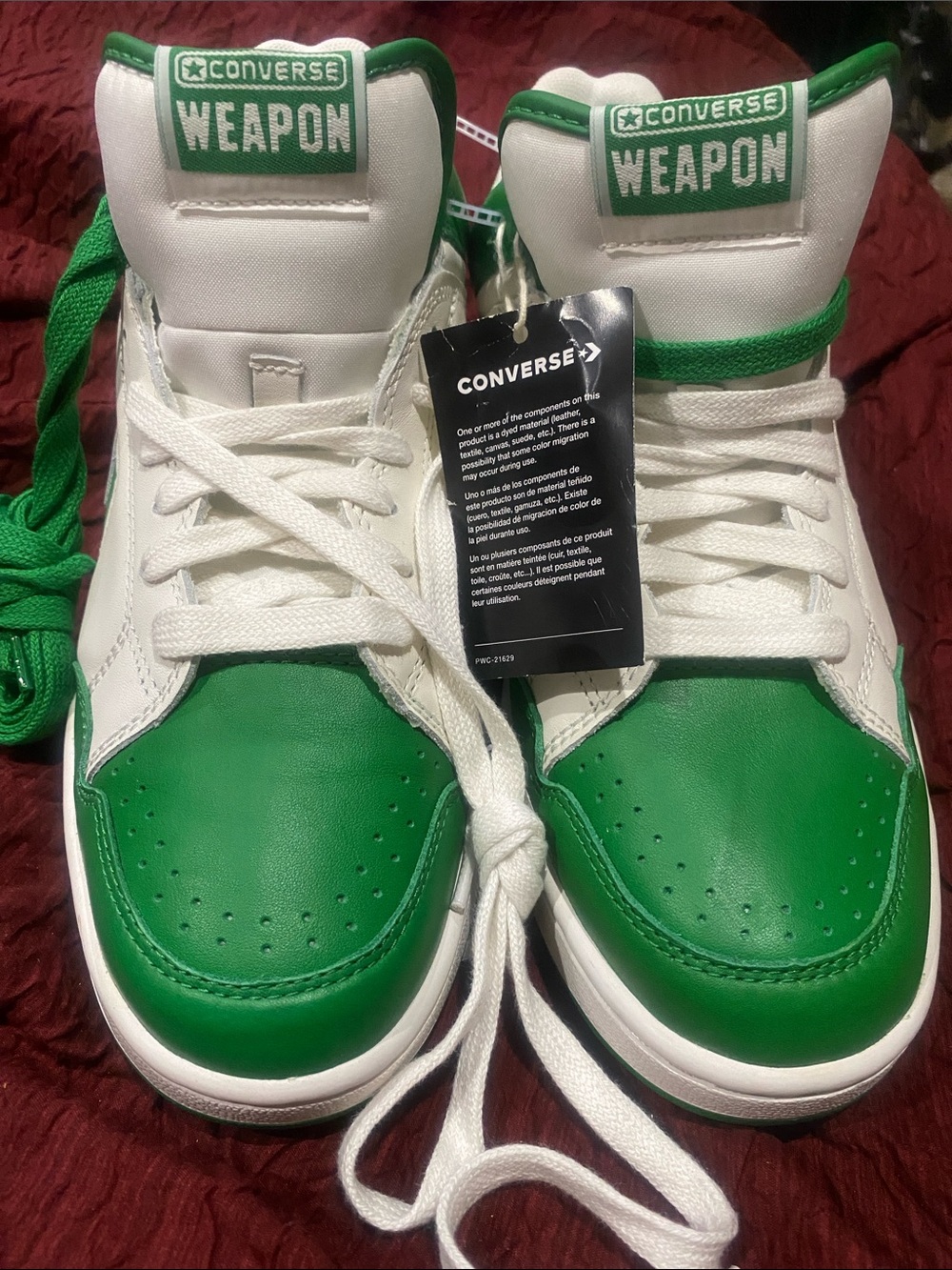 Converse Low-Top Sneakers in White & Green